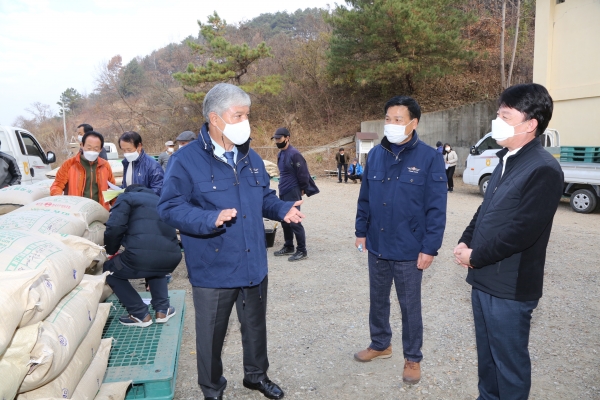 공공비축미곡 수매현장 방문한 문정우 금산군수