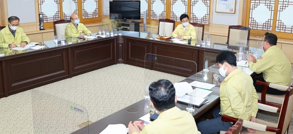 허태정 대전시장은 20일 코로나19 방역대책 긴급점검회의를 개최했다.