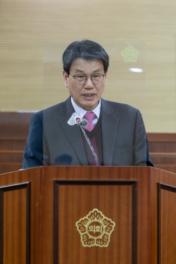 김돈곤 청양군수 청양군의회 시정연설 모습