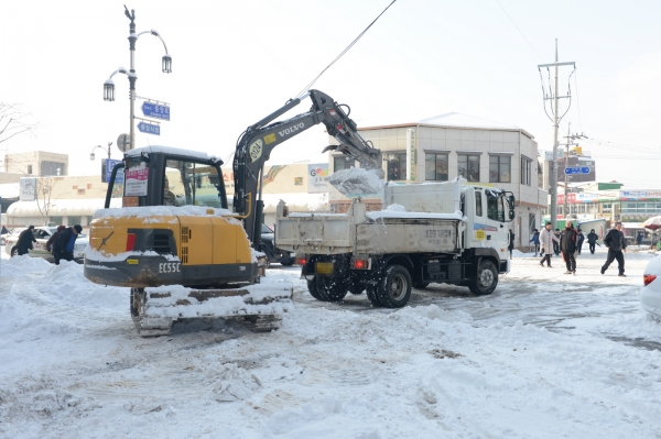 부여군 제설작업 장면