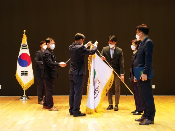 천안시, 2020 공무원노사문화 우수행정기관 대통령 표창 수상 모습