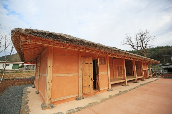 복원된 이철원 선생 생가