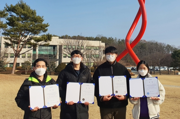 한국산업기술진흥원 원장상을 수상한 Koreatech팀