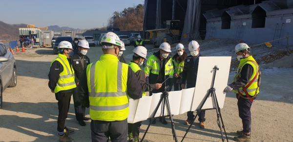 도로공사현장 진행상황 점검 모습