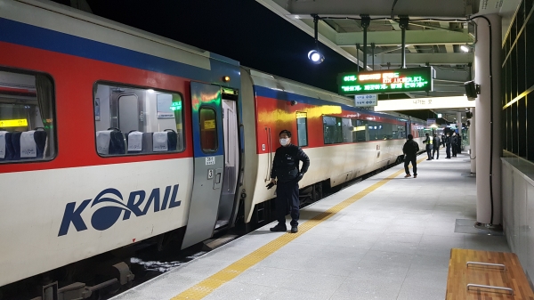 웅천역 상행선 첫차