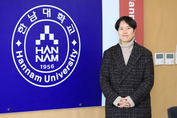 유명한 USC(서던캘리포니아대학, University of Southern California)에서 ‘K-POP’을 정식과목으로 개설해 강의하고 있는 이혜진 교수(43)가 지난 15일 모교인 한남대 방문