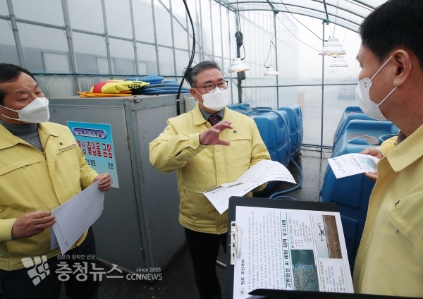 김명선 의장이 26일 AI 방역현장을 방문했다.