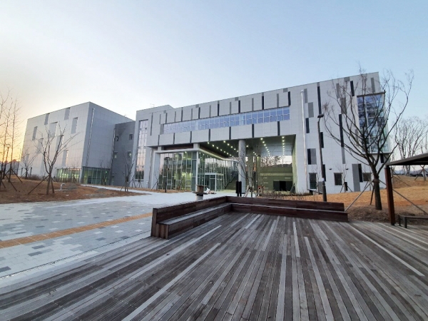 배방체육관 전경