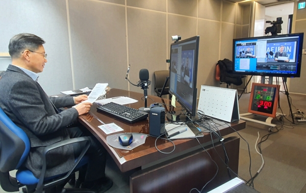 ‘2021 예비 대학생 위한 릴레이 특강’ 에서 이재창 원장 인사말 모습