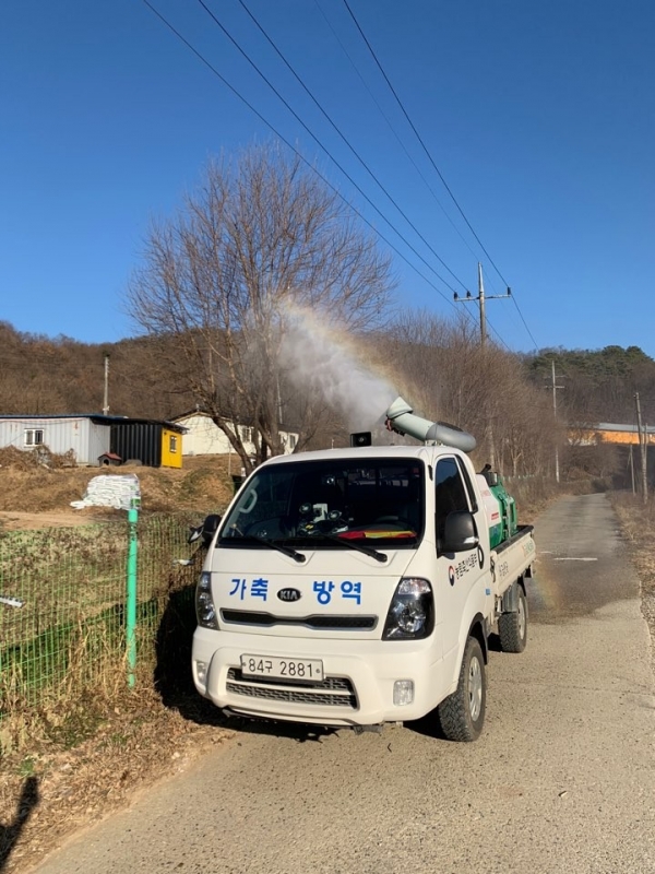 축산농가 소독 모습