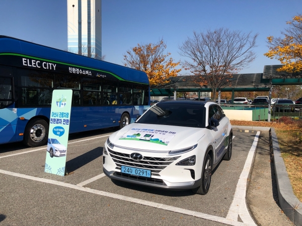 아산시에서 관용차로 운행 중인 수소자동차