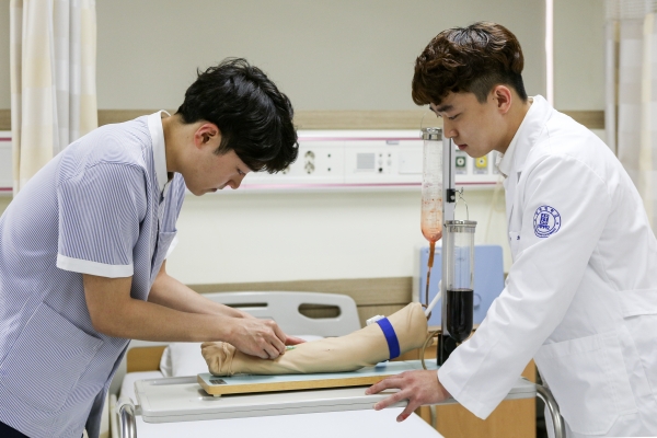 간호학과 실습장면