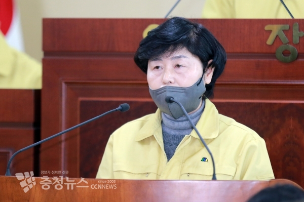 5분 발언하는 김수영 아산시의회 의원