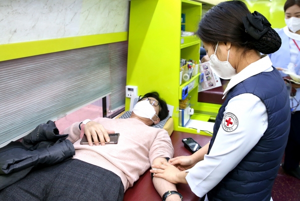 이웃사랑 나눔의 헌혈 행사 모습