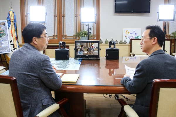 지난 25일 맹정호 서산시장이 TJB 유튜브 채널을 통해 온통서산 온터뷰를 진행하는 장면