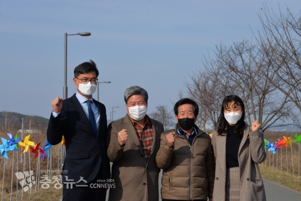 최병인 면장, 오옥윤 회장, 차성호 시의원, 박진영 담당