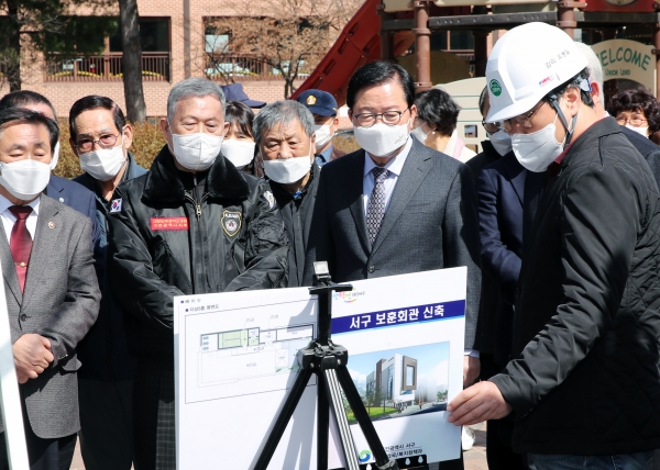 장종태 대전 서구청장은 16일 갈마동(363-10번지)에 건립하고 있는 서구 보훈회관 신축 현장을 방문했다