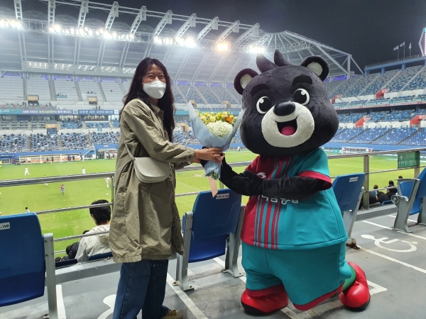 화이트데이 이벤트_꽃다발 증정