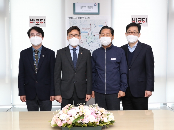 BRT기획팀 현판식