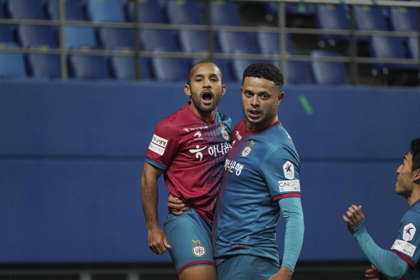 에디뉴,바이오 선수 모습