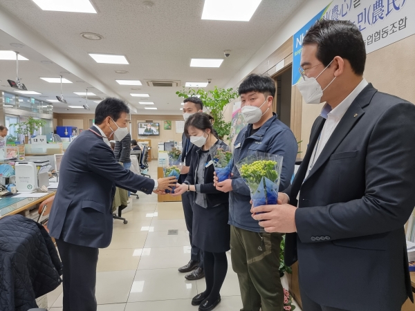 정기감사 시 꽃과 함께하는 소통마당 열어