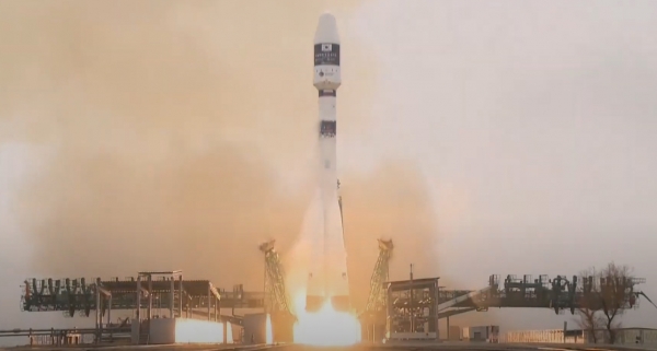 22일 카자흐스탄 바이코누르 우주센터서 차세대 중형위성 1호를 탑재한 러시아 소유즈 2.1a 발사체가 발사되고 있다. / 유튜브 생중계 화면 갈무리