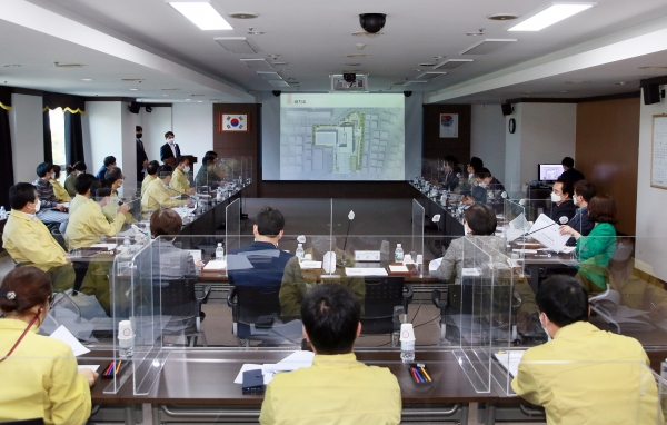 지난 9일 청사 장태산실에서 ‘갈마 복합커뮤니티센터 건립 설계용역 중간보고회’를 개최했다.