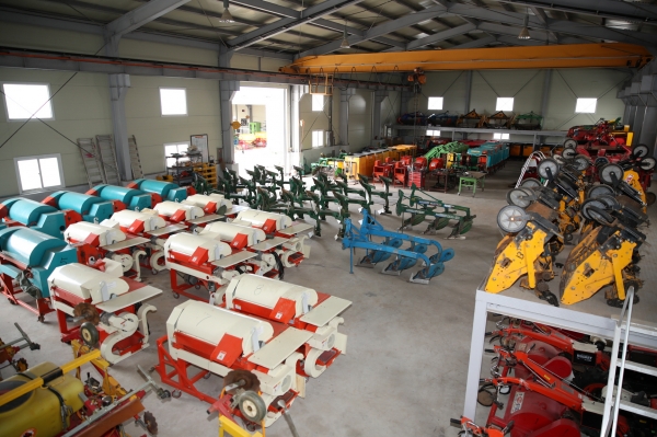 군 농업기술센터 농기계임대사업소 모습.