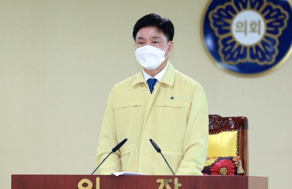 개회사하는 황재만 아산시의회 의장