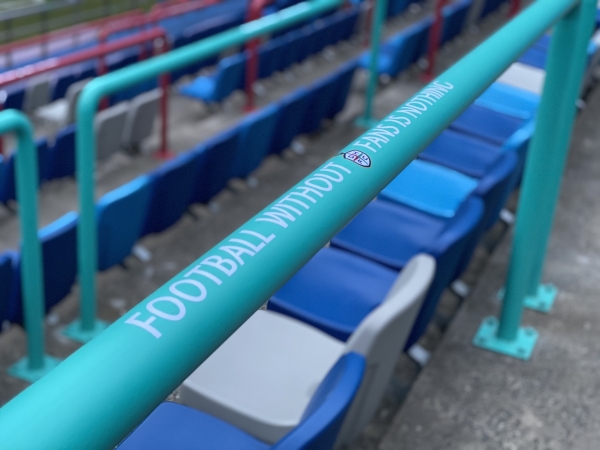 팬 프렌들리 마케팅 활동_S석 안전바