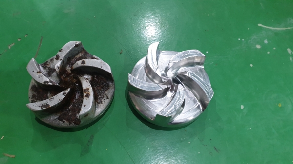 3D프린팅 이종소재 적층기술을 적용해 개발한 고내식성 발전부품(오른쪽)과 기존 부품