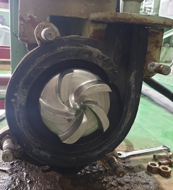 3D프린팅 이종소재 적층기술을 적용해 개발한 고내식성 부품을 발전소현장에 적용한 모습