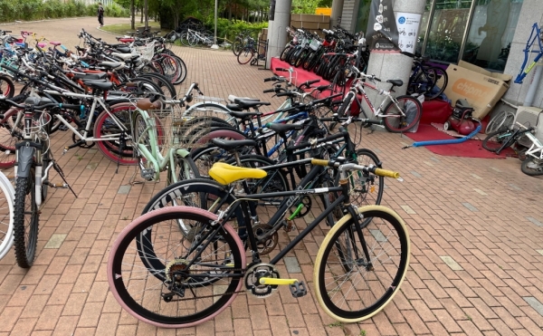 세종시가 무단 방치된 자전거를 수리해 필요한 학생들에게 기증하는 사업을 추진한다.