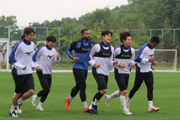 충남아산프로축구단 체력단련 모습
