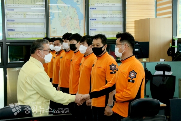 당진소방서 격려 방문한 김명선 도의장