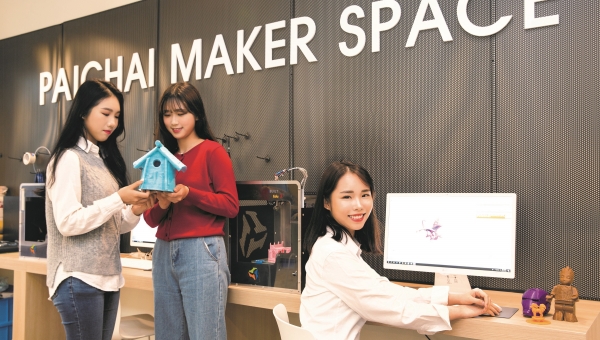 배재대는 2019년 기준 취업률도 전국 4년제 평균을 상회하며 매년 가파른 상승세를 보이고 있다. (2019 브로슈어 3D 프린터)