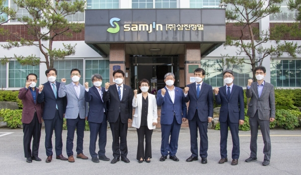 이학영 국회 산자중기위원장 초청 노후산단 발전방안 간담회 후 중견기업으로 성장한 ㈜삼진정밀 견학