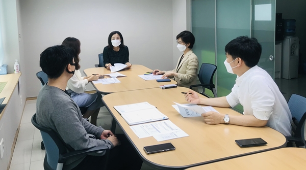학교급식 운영·관리 분야 반부패·청렴 전략 TF팀 회의 모습.