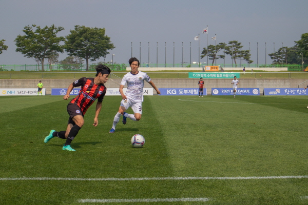 춘천시민축구단과의 경기에서 1:0 으로 승리 거둬