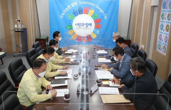 지역건설안 대표와의 간담회 진행 중인 사진