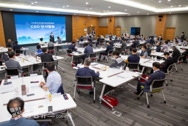 22일 열린 안전혁신협의회에서 인사말을 하고 있는 박형덕 서부발전 사장