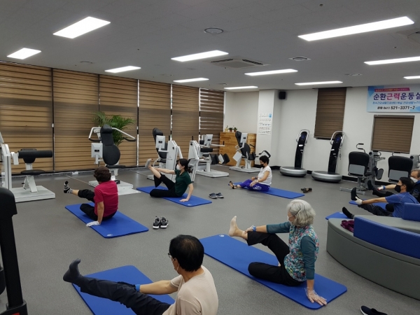 천안건강생활누리관에서 운영 중인 프로그램 모습