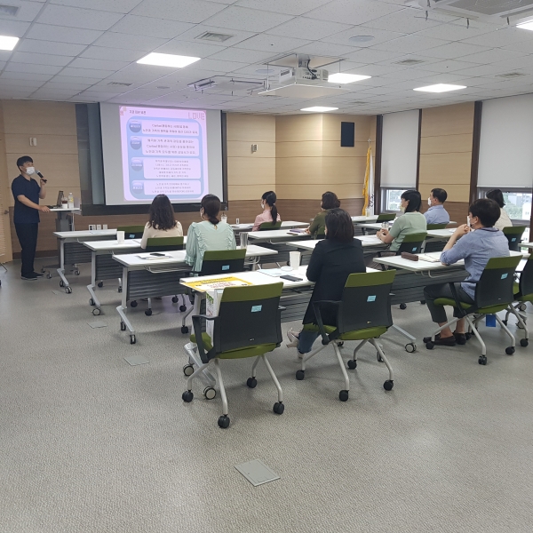 장기요양기관 평가자 대상 ‘노인학대예방교육' 실시 모습