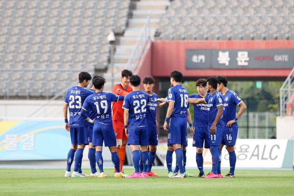 충남아산FC 경기 모습
