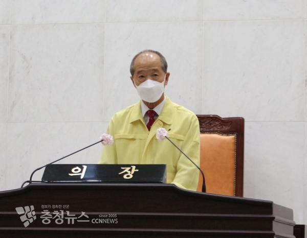 이승구 예산군의장이 15일 최근 지역 내 금속공장을 중심으로 코로나19가 확산된 것에 대해 "엄중히 문책해야 한다"고 말했다.