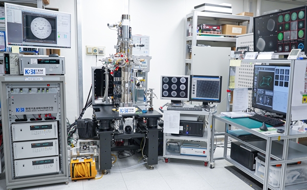 텅스텐 필라멘트 투과전자현미경