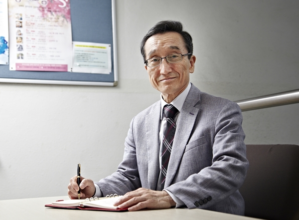 기초과학연구원 신희섭 명예연구위원