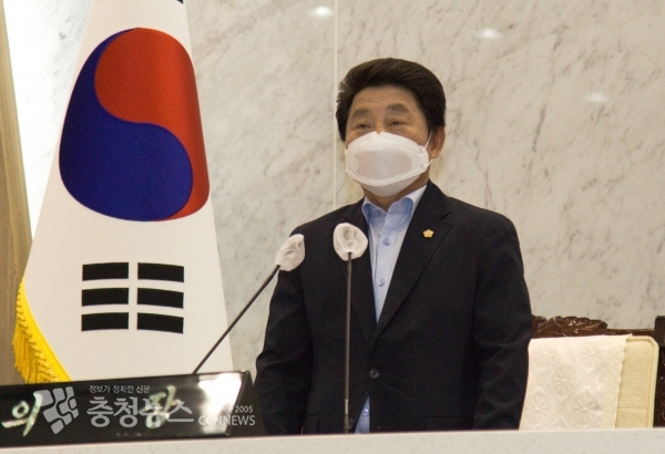 개회사 하는 임종억  당진시의회 부의장