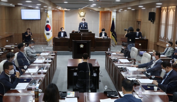 21일 본회의장에서 열린 279회 임시회 본회의 개최 모습