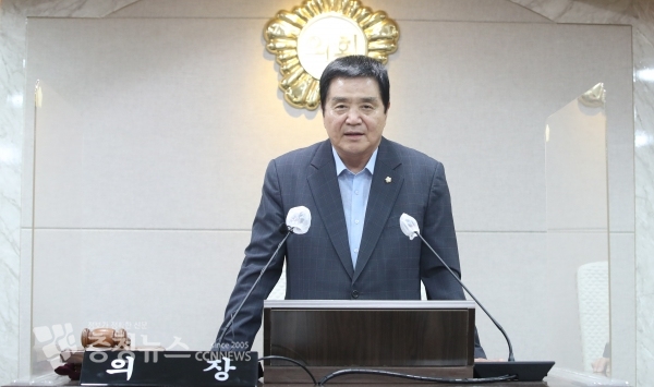 이선균 8대 후반기 신임 홍성군의장